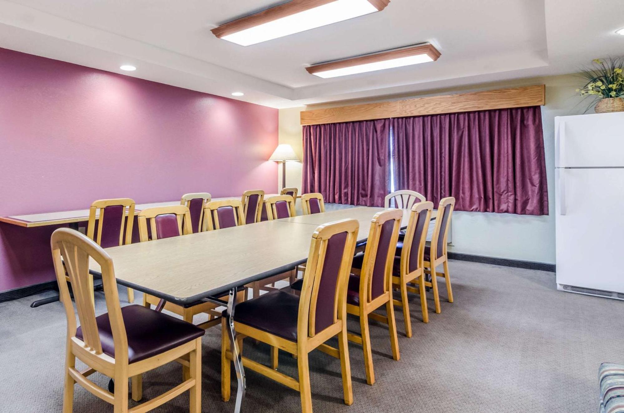 Rodeway Inn Hesston Zewnętrze zdjęcie